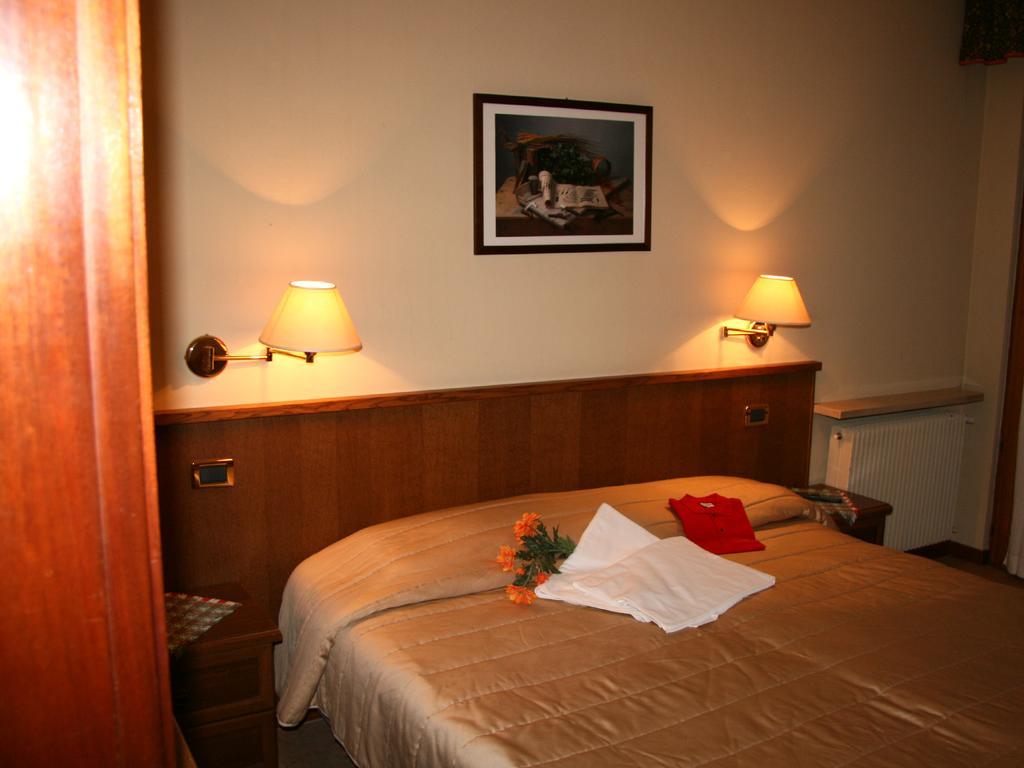 Gelindo Dei Magredi Hotel Vivaro Room photo